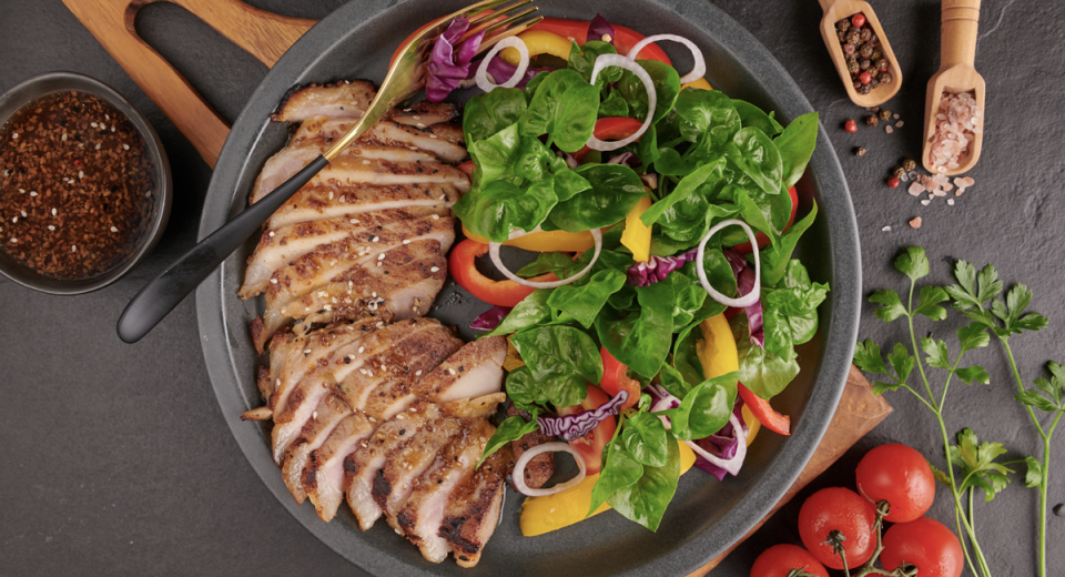 Consumo de carne bovina cai 4% e da suína dobra em 2023