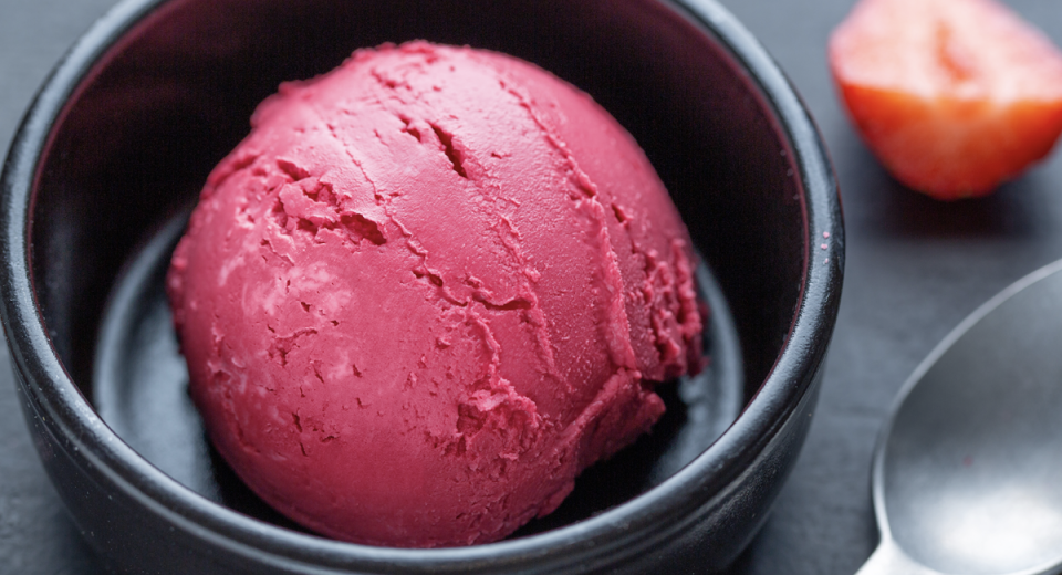 Bacio di Latte traz de volta gelato de Pitaya&Cambuci