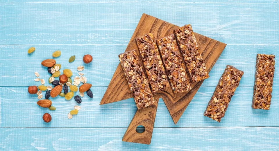 Linea Alimentos lança marca de snacks proteicos 'Hummm!' com nove sabores inovadores