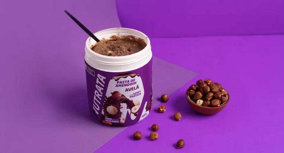 Nutrata lança pasta de amendoim e barra Caramel