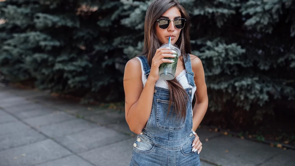 As bebidas “ready-to-drink” (RTD) estão entre as principais tendências de consumo para 2025, segundo a consultoria WGSN