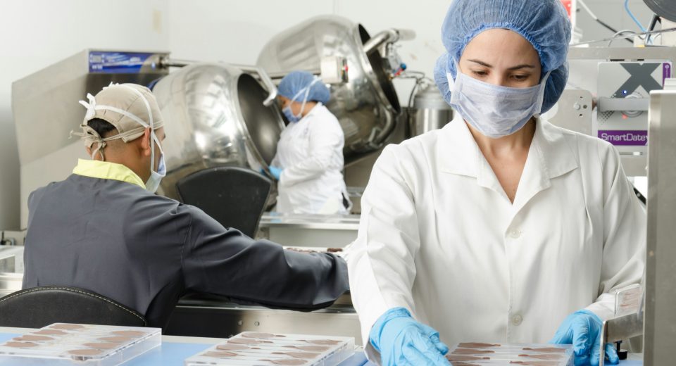 Corbion usa IA para reforçar controle de Listeria em alimentos