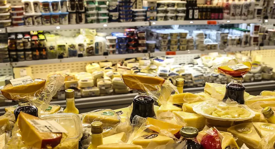 Indústria de alimentos cresce 10% e fatura R$ 1,27 tri em 2024