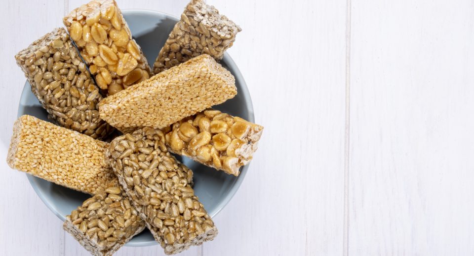 O mercado de snacks saudáveis segue em expansão, impulsionado pela busca dos consumidores por praticidade e nutrição