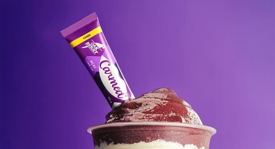 Carmed lança hidratante labial de açaí em parceria com Oakberry