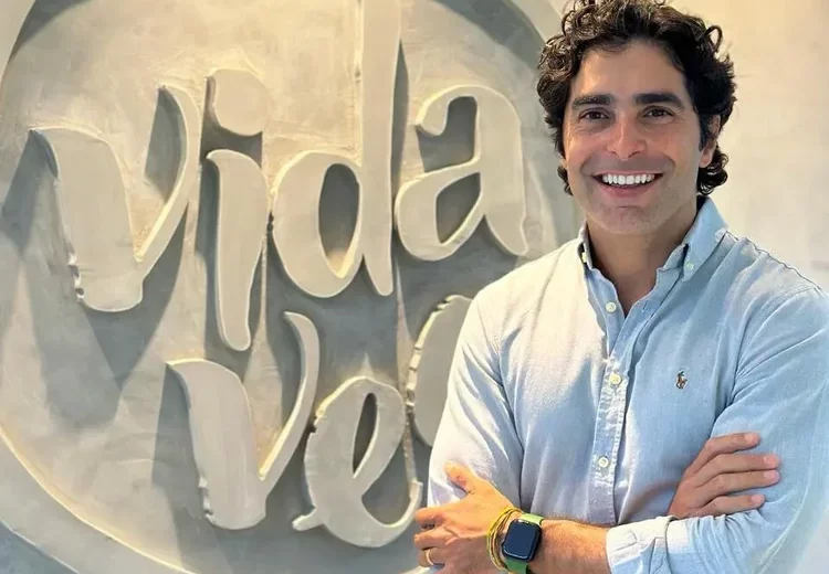 Fundada por Álvaro Gazolla, VidaVeg conta com produção própria em Lavras (MG)