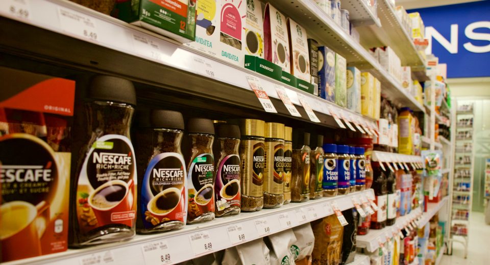 Como o tarifaço do governo Trump afeta o varejo alimentar