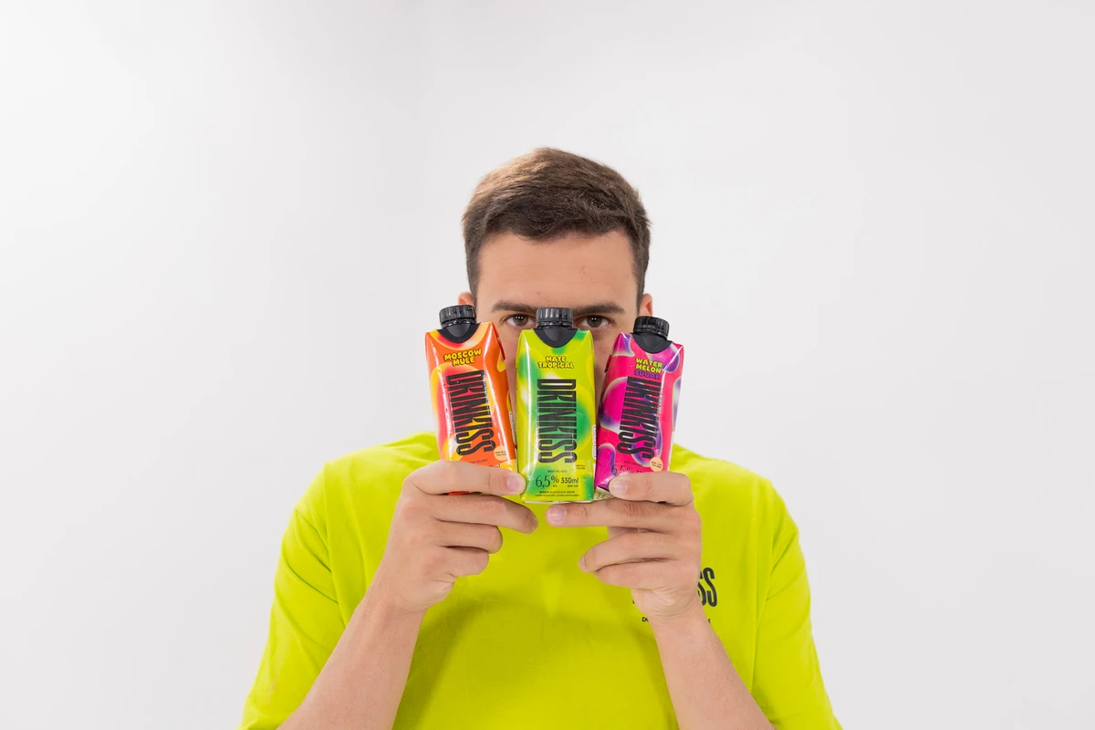 Jon Vlogs lança marca de bebidas Ready to Drink