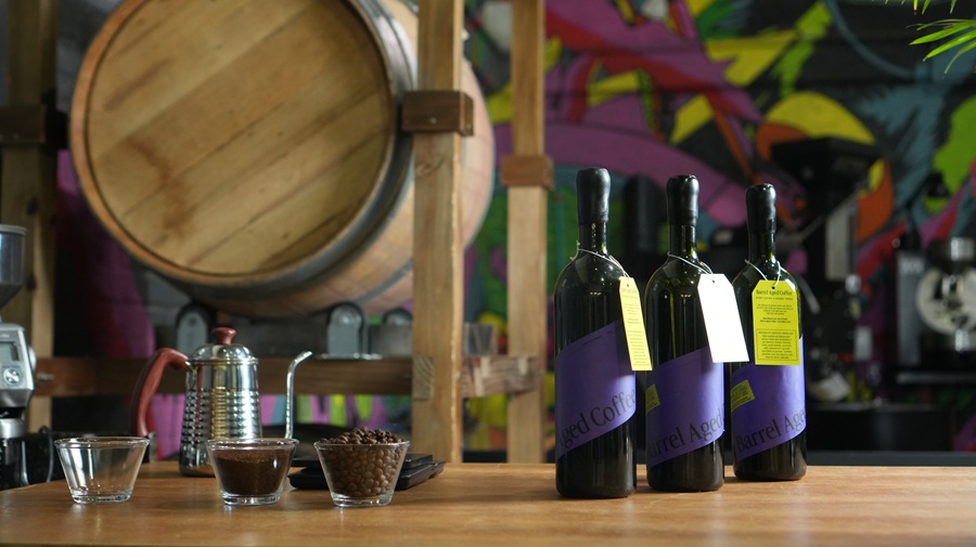 Café maturado em barrica de Merlot chega ao Brasil